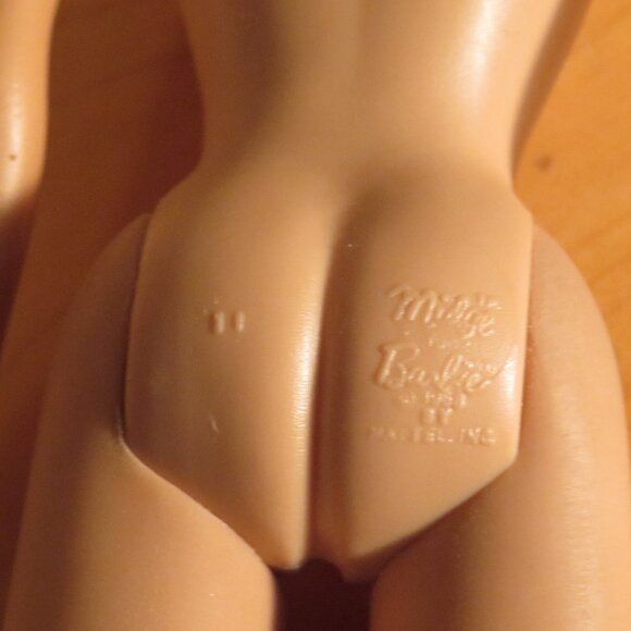 Vintage Barbie Fashion Queen - Picture 9 of 16